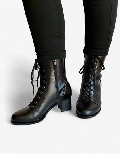Roxy Boot - Black Leather