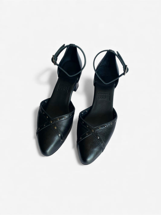 Scarlet Heel - Black Leather