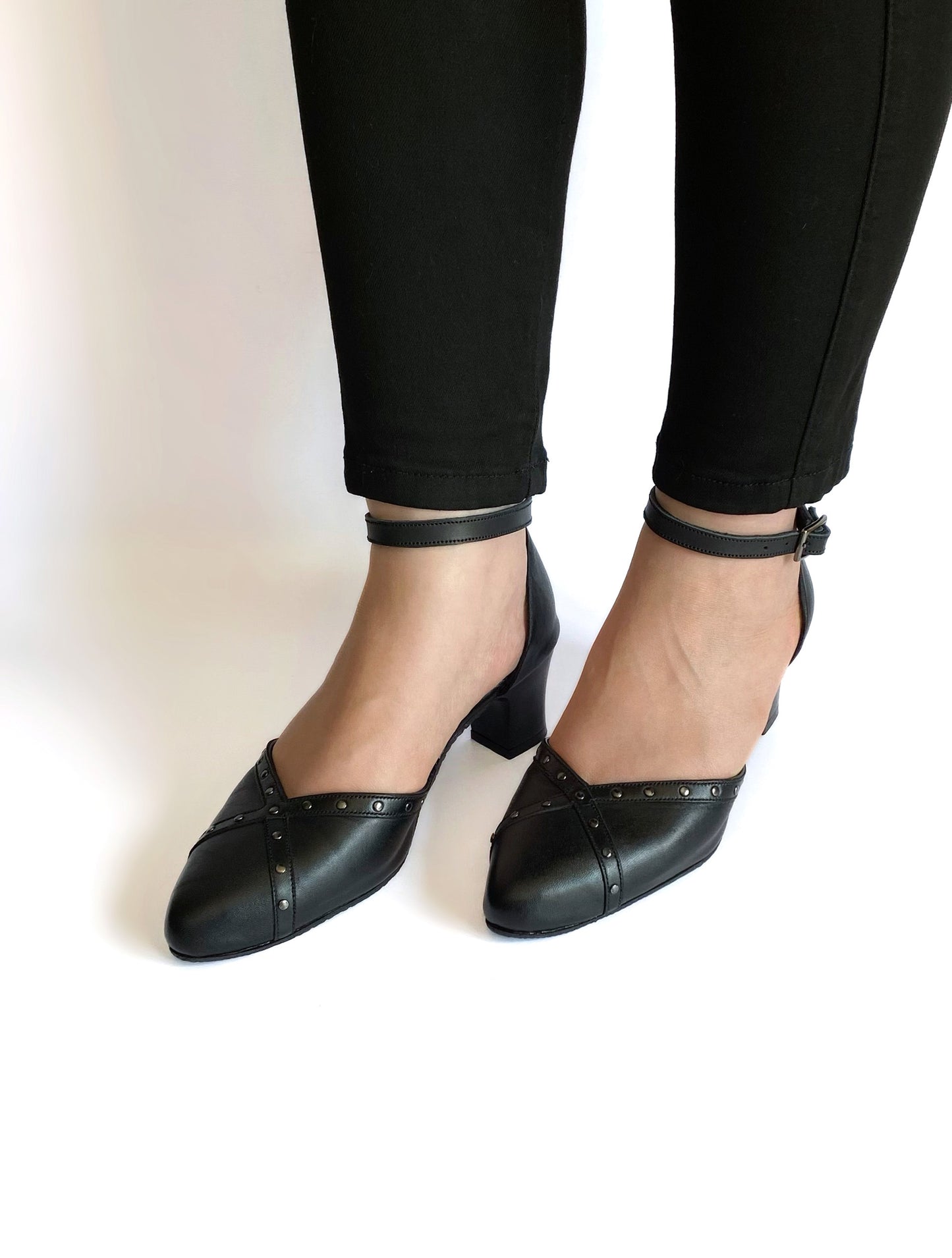 Scarlet Heel - Black Leather